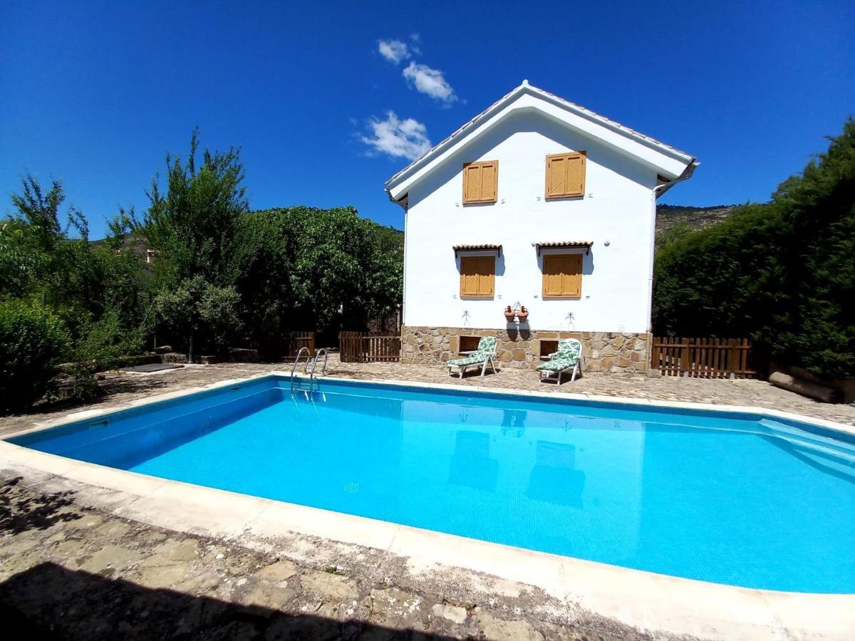 El Refugio De Goriz Villa La Iruela Bagian luar foto